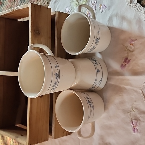 Vintage Corning Coffee Cups, Set of 4, First of Spring - Picture 1 of 5